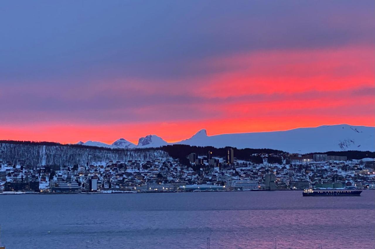 Polar Arctic View - Free Parking! Apartamento Tromsø Exterior foto